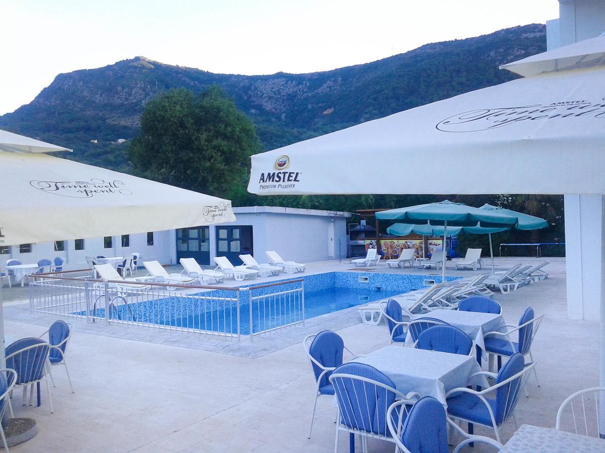 בודווה Hotel Jovana מראה חיצוני תמונה
