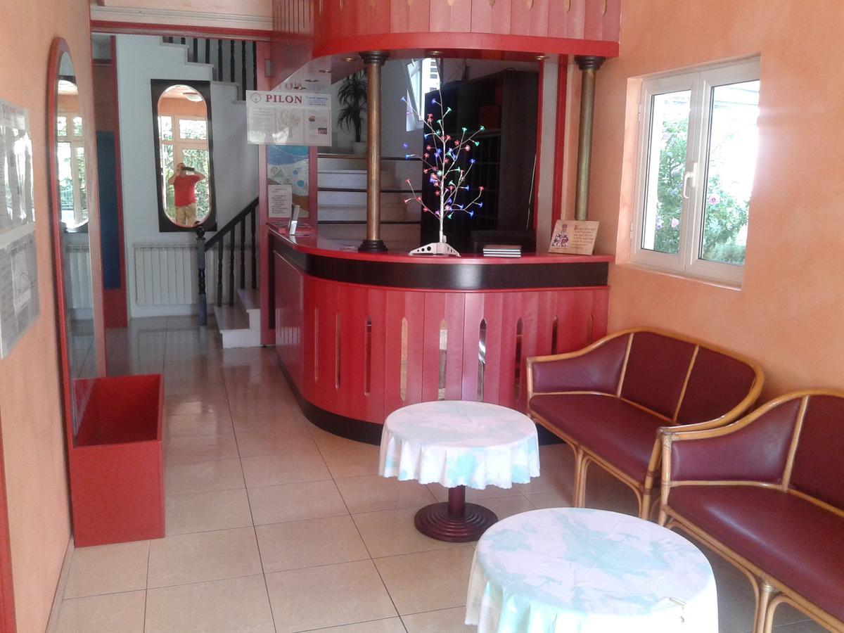 בודווה Hotel Jovana מראה חיצוני תמונה