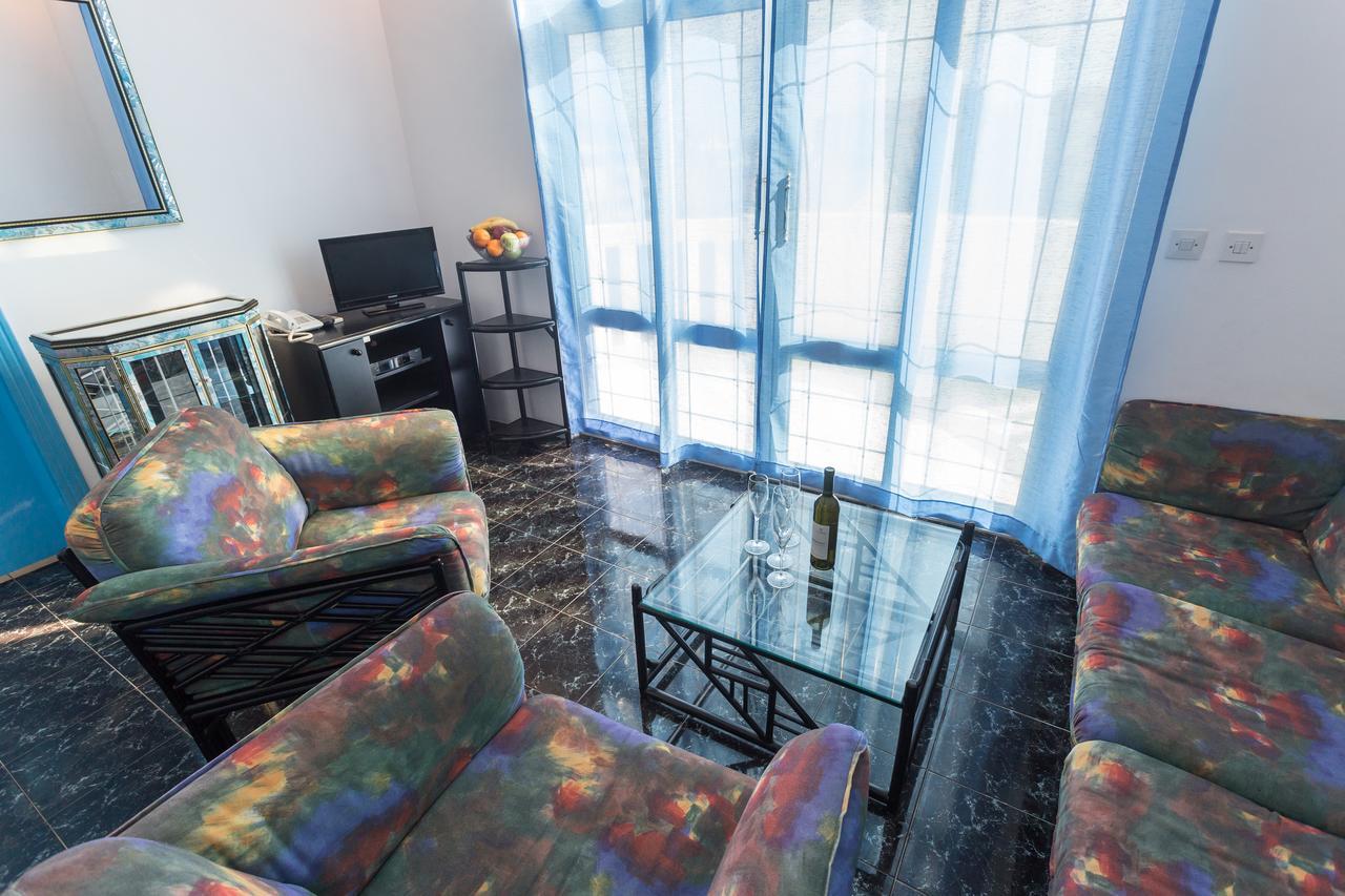 בודווה Hotel Jovana מראה חיצוני תמונה